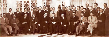  Cuerpo docente 1937,sentados: Enrique Dammert, 2do de la derecha, Estuardo Nuñez, 3ro de la derecha, Dr. Augusto Weberbauer