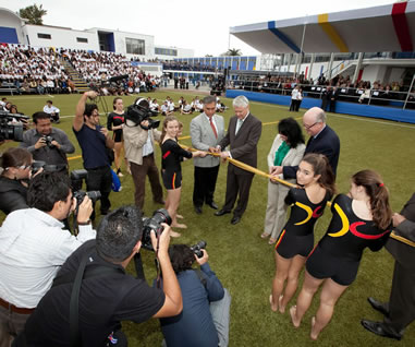 Celebraciones por el 60° aniversario e inaugura un nuevo polideportivo